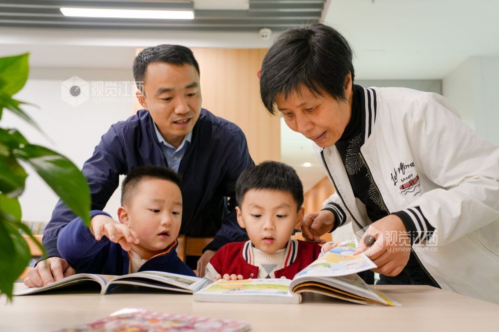 江西萍乡：乐享阅读 迎接“世界读书日”（图）