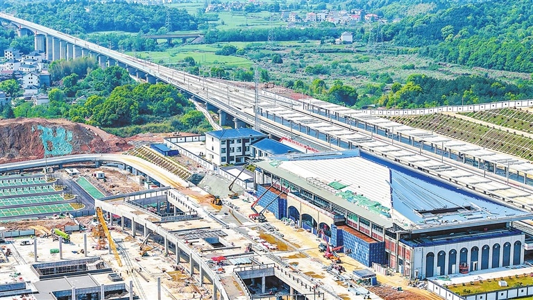 昌九高铁庐山南站加速建设（图）