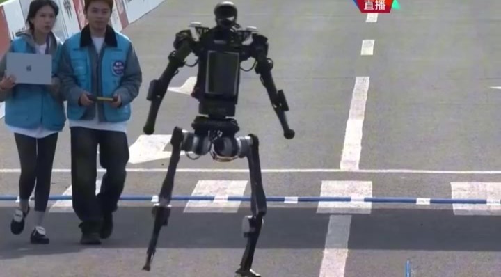 机器人跑半马也累，过热、过载、信号干扰，跑完也得晕乎一阵