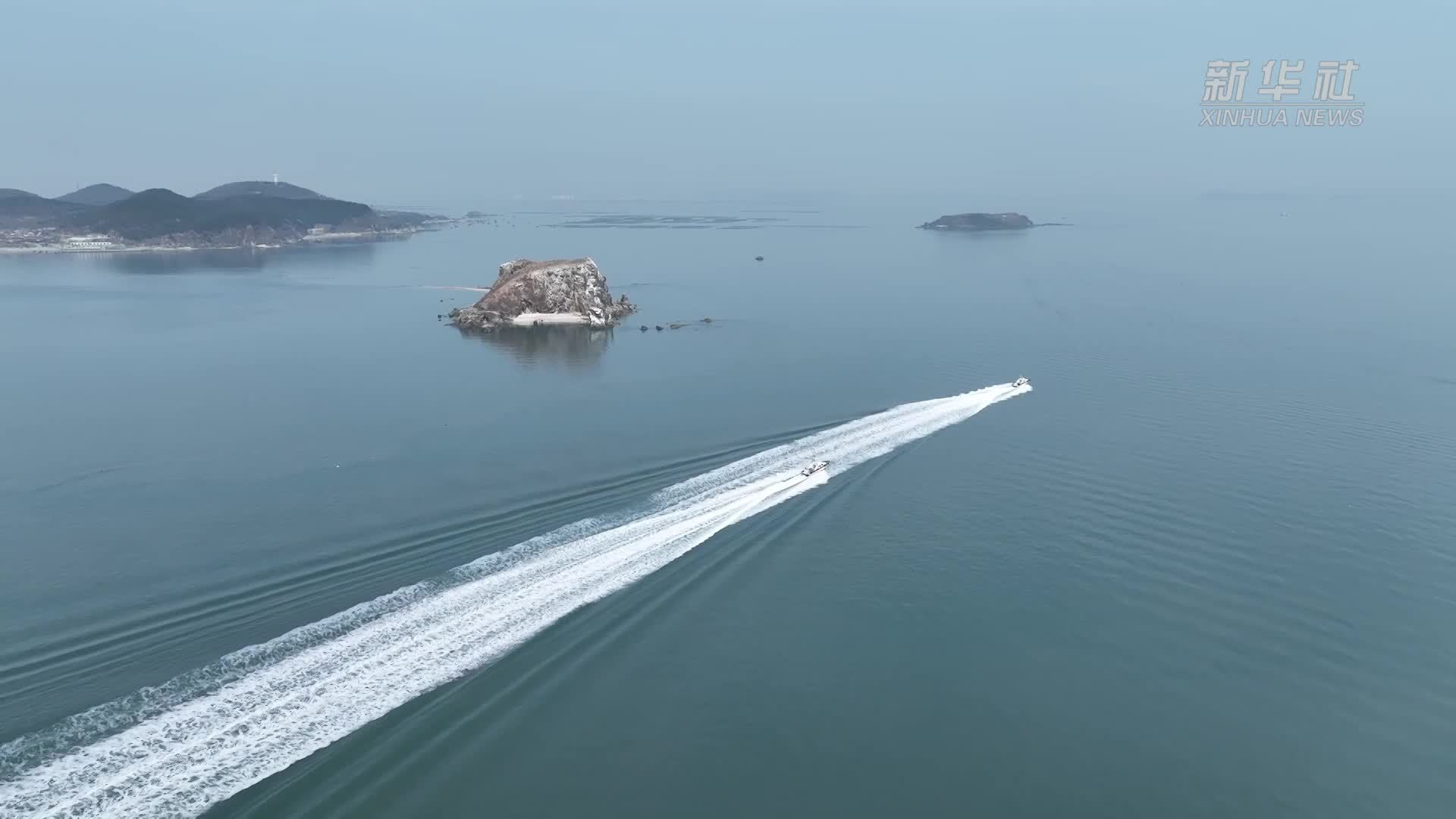 形人坨上护鸟人