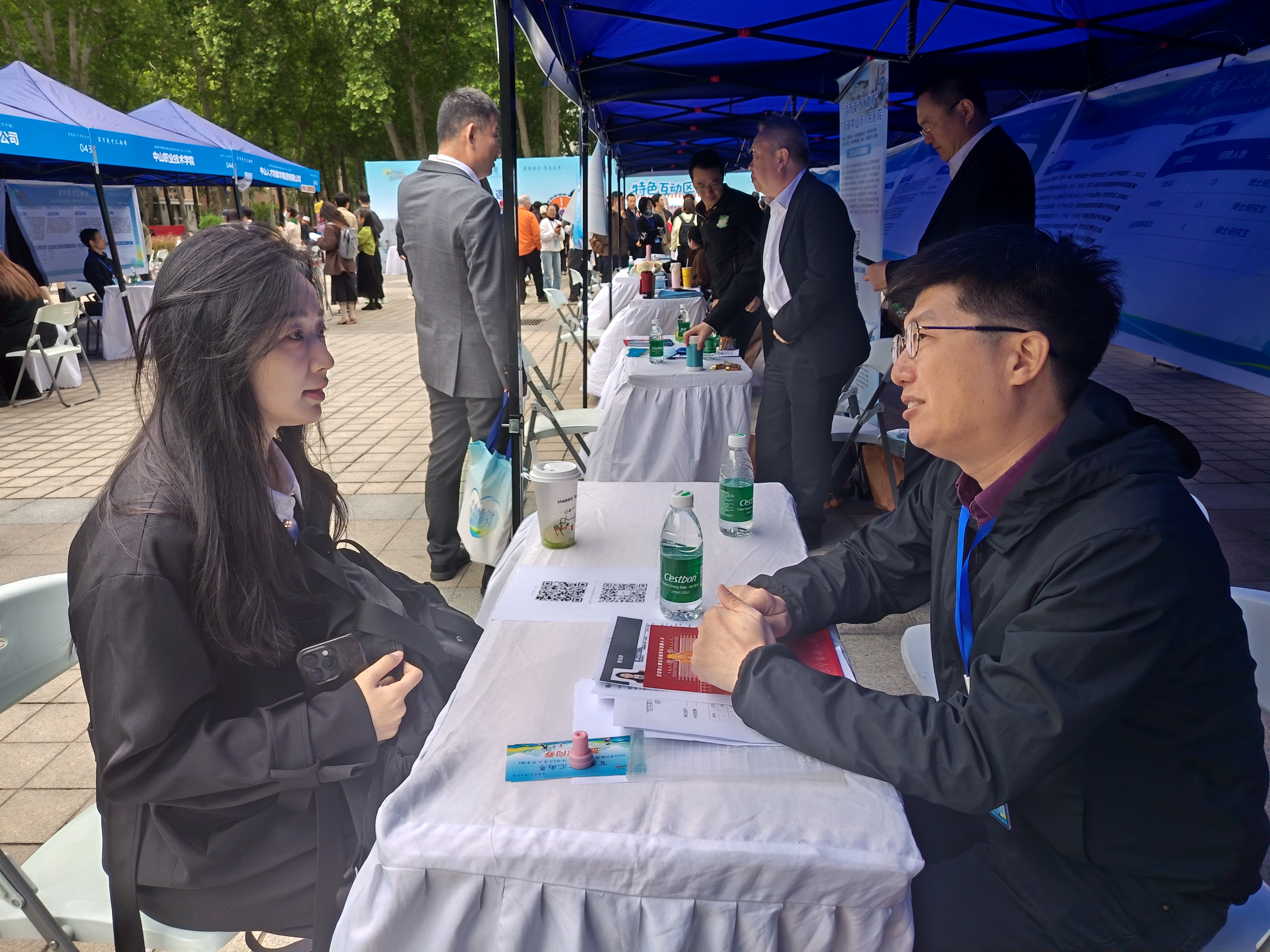 硕博岗超五成、年薪百万达283个！360家粤企携1.3万岗位山东揽才