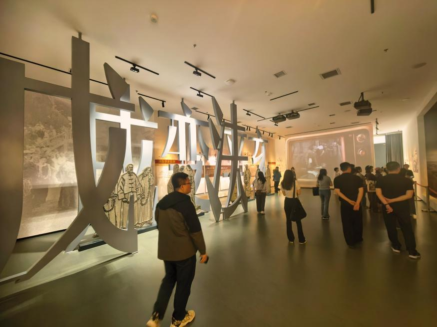 池盐孕古邑 戏台映河东