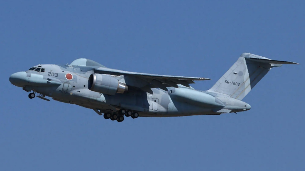 今年3月17日,日本川崎重工研发的EC-2电子战机成功完成首飞。