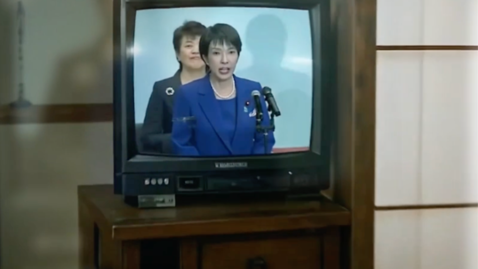 中国军号海外账号发布日语歌曲MV，配有中日韩三语字幕：他们的勾当——末路哀歌