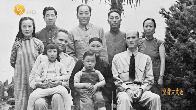 1943年中美双方正式达成官方情报合作，戴笠担指挥官，梅乐斯为从属地位