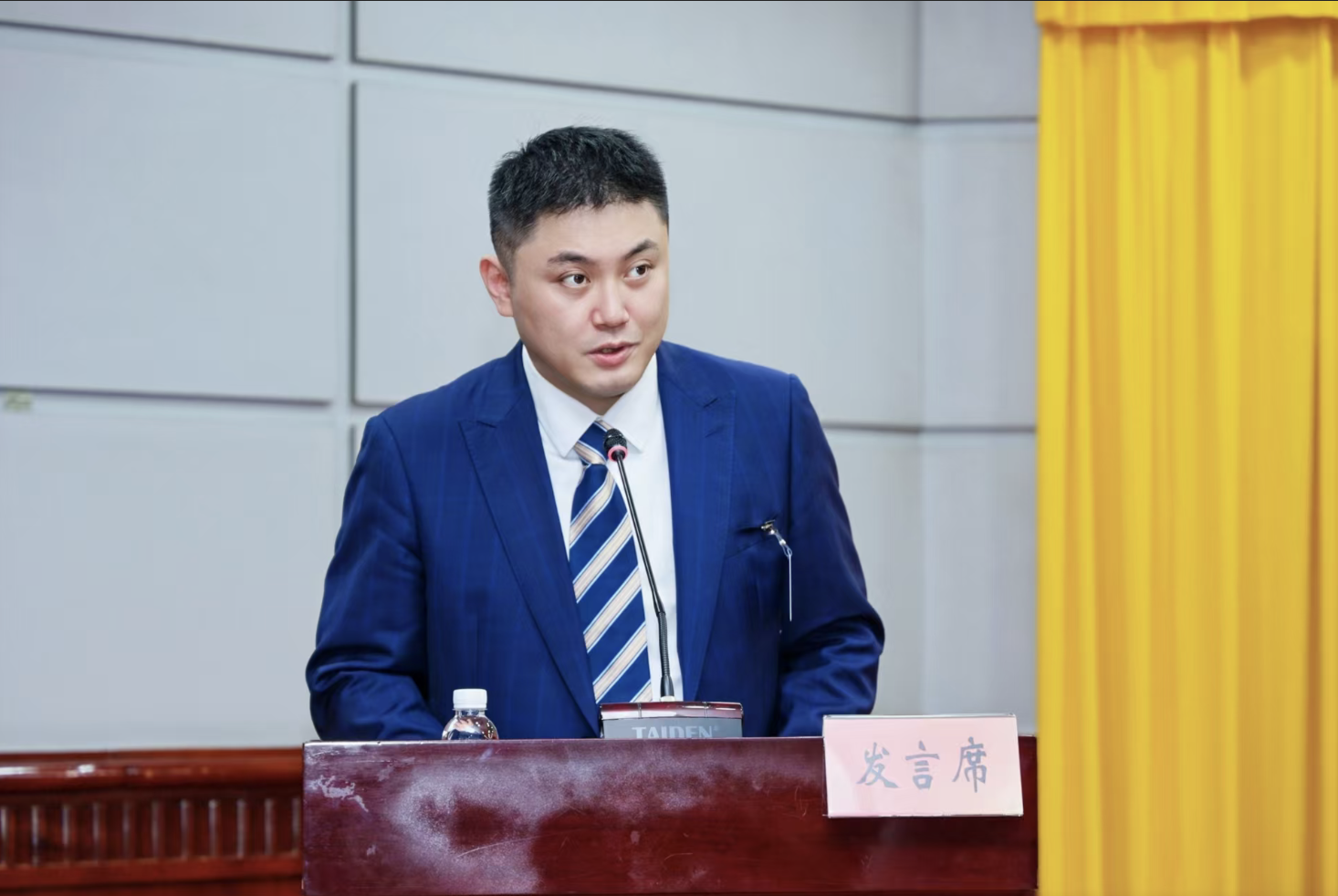 服务海归 感恩同行 | 龙华区海归协会第二届会员代表大会暨新一届理事会就职典礼圆满举行！