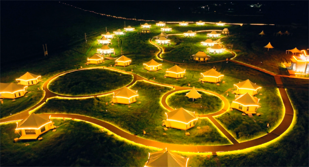 阿尼嘎卓帐篷城（拍摄：牧景传媒）