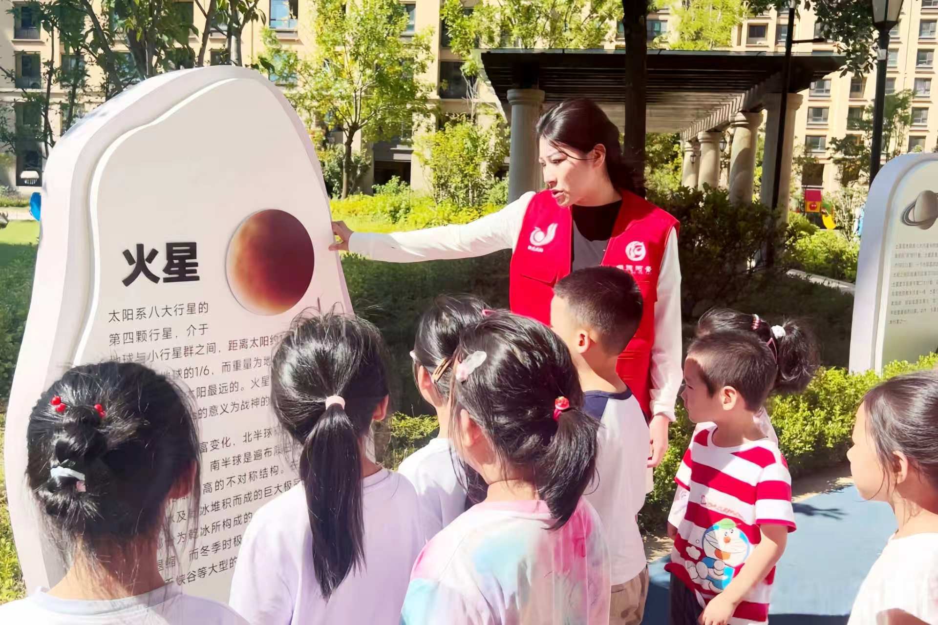 青岛乡里乡亲|党建引领乡村治理成效 城阳区潮海西社区：从“身进楼”到“心归巢”，“五信承兑”激发治理新动能