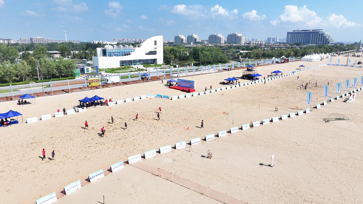 国家级沙滩飞盘赛事首登河北 五一秦皇岛蔚蓝海岸激情开赛