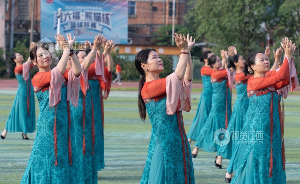 江西金溪：公益展演迎“五一”（图）