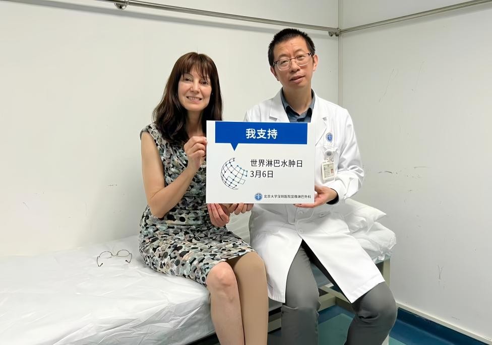 4次手术后，左腿越来越重 美国女子“打飞的”来深求医