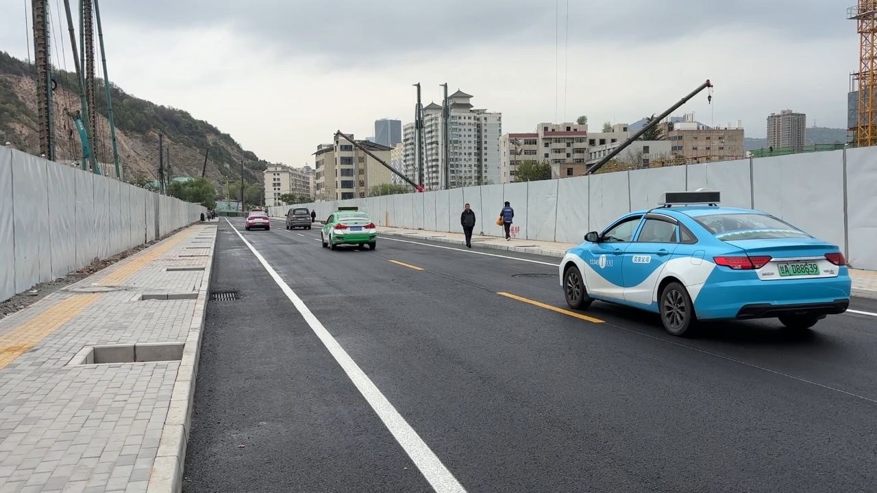 城关区徐家湾片区B418#路通车