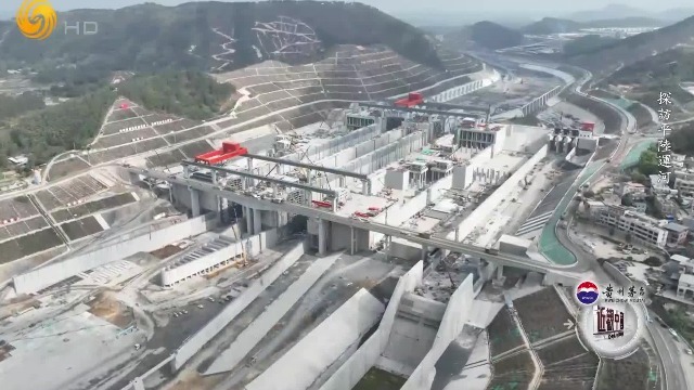 它是西部陆海新通道的骨干工程，这里有单次通过6艘5000吨级船舶的双线船闸