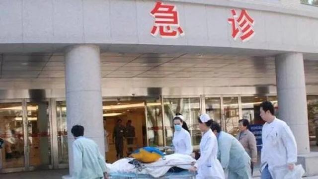 不焯水等于“服毒”！武汉5人吃一盘菜全被放倒，路边拦警车求助