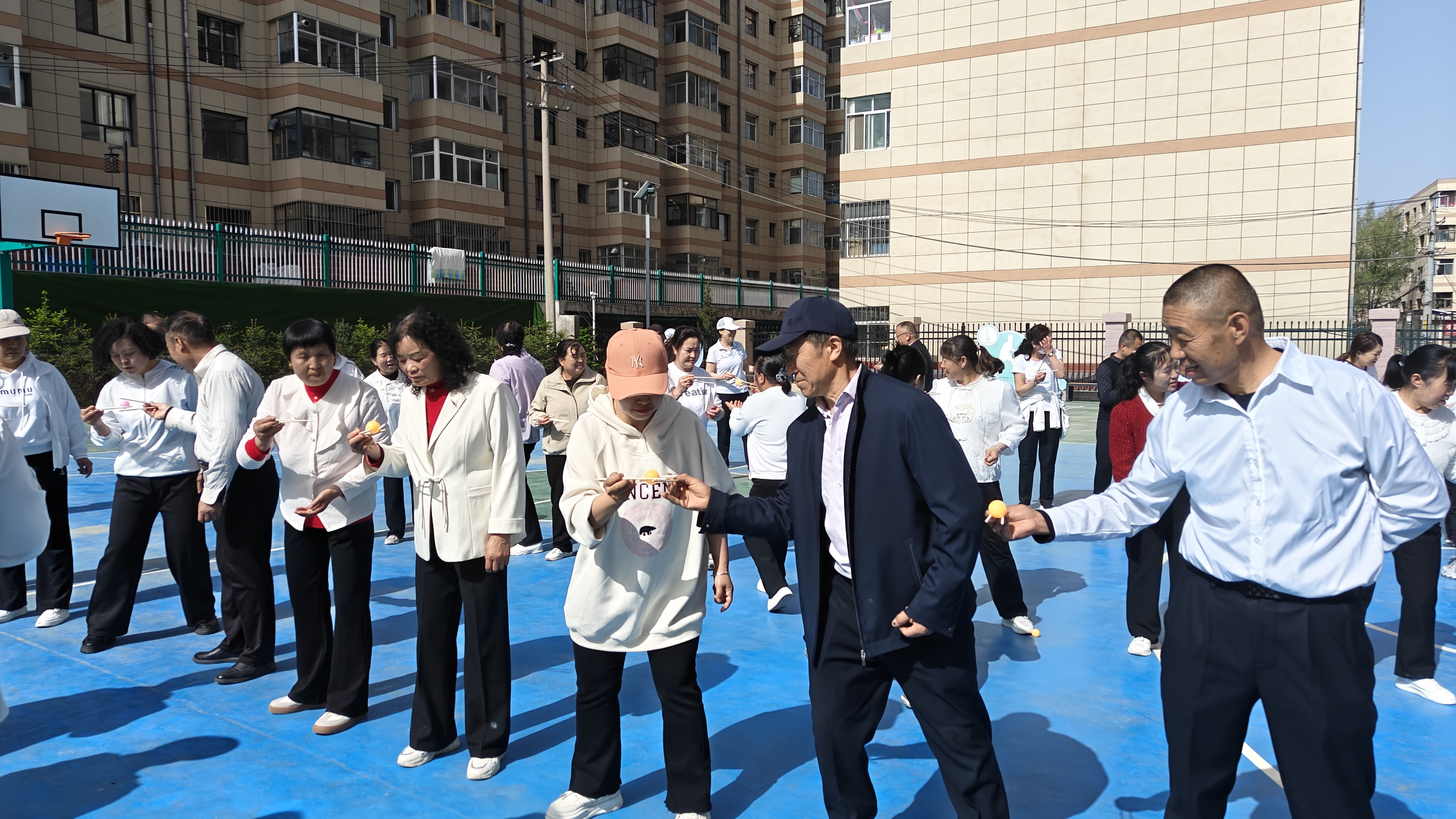 4月23日社区联合景园物业开展第二届居民运动会2.jpg