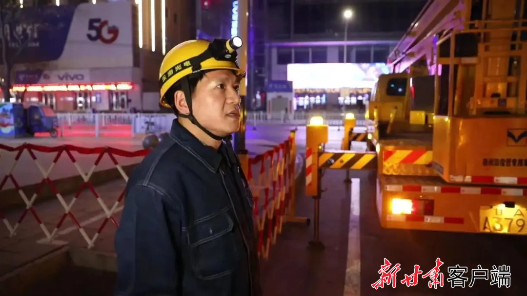 宋军光在指导现场作业（本文图片由受访者提供）