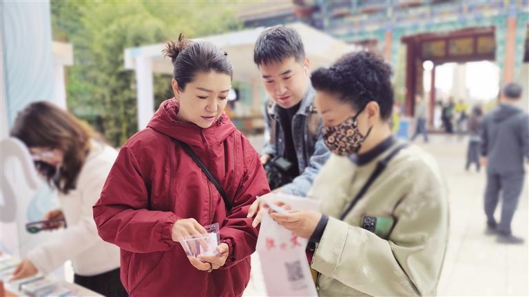 西北书城特色文创受市民关注