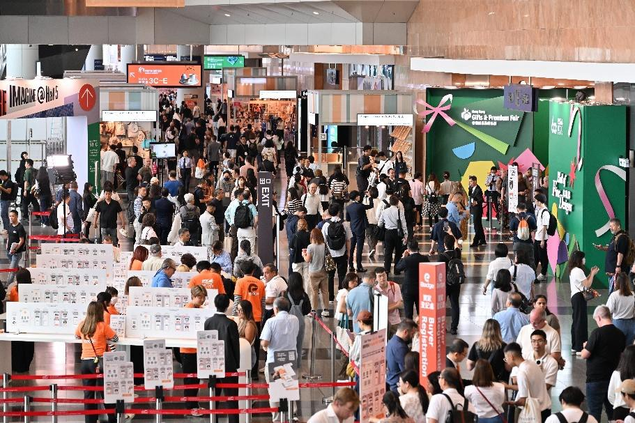 2026香港贸发局七大盛事揭幕:AI流动厕所、微藻皮革,定义未来生活方式