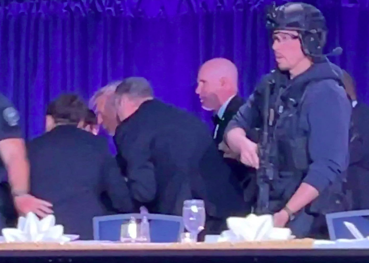 特朗普再历惊魂时刻,这次枪手有点不一样,动机是什么?