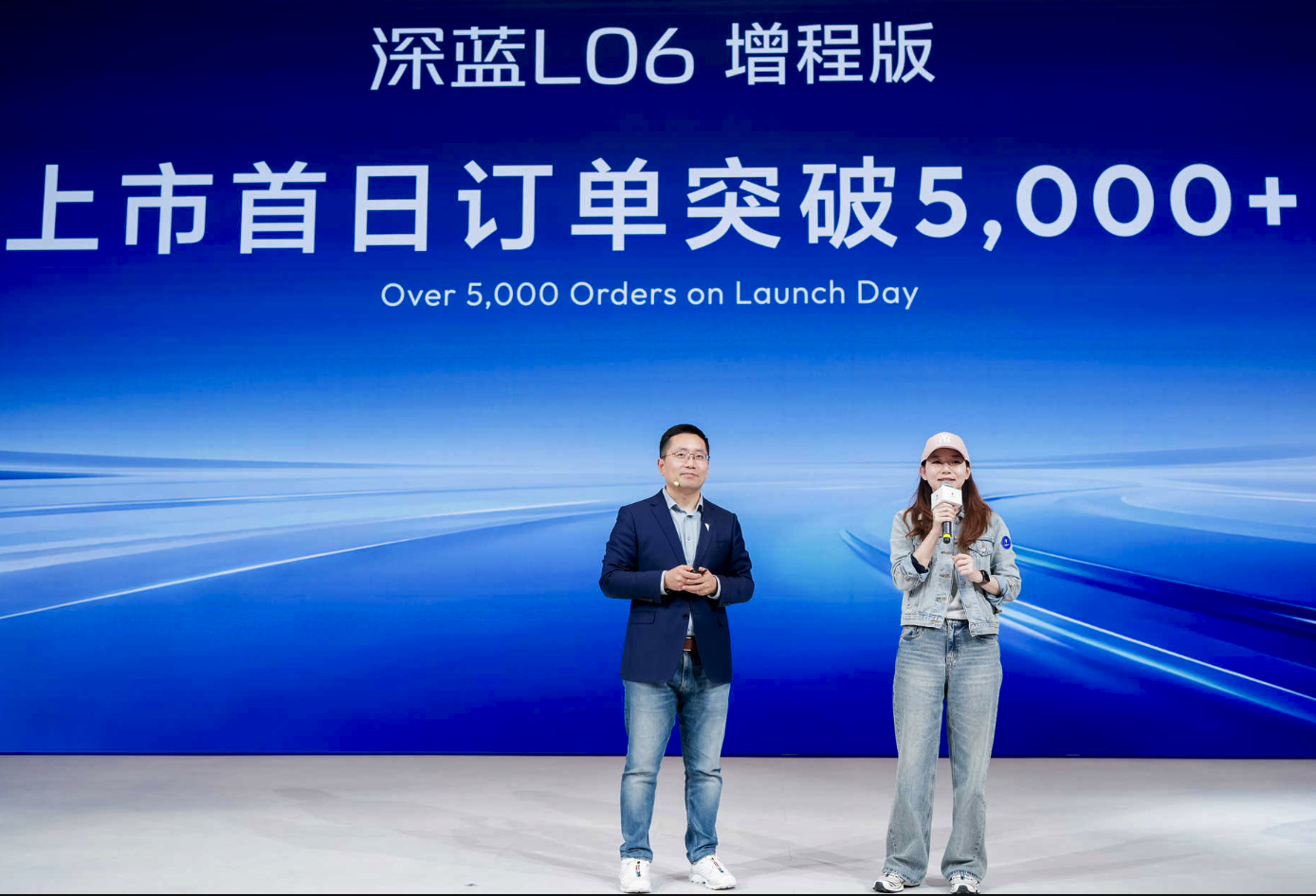 深蓝汽车：先留在牌桌上，再把品牌力与市场力补上来