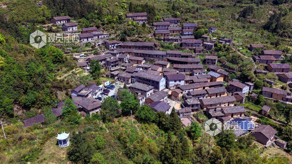 4月26日在江西省吉安市新干县七琴镇燥石景区拍摄的画面。