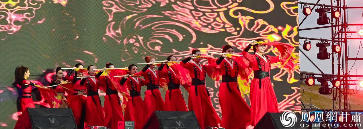 兰州新区“新区之夏”城市品牌推广系列活动启动，现场文艺演出精彩纷呈。兰州新区融媒体中心供图