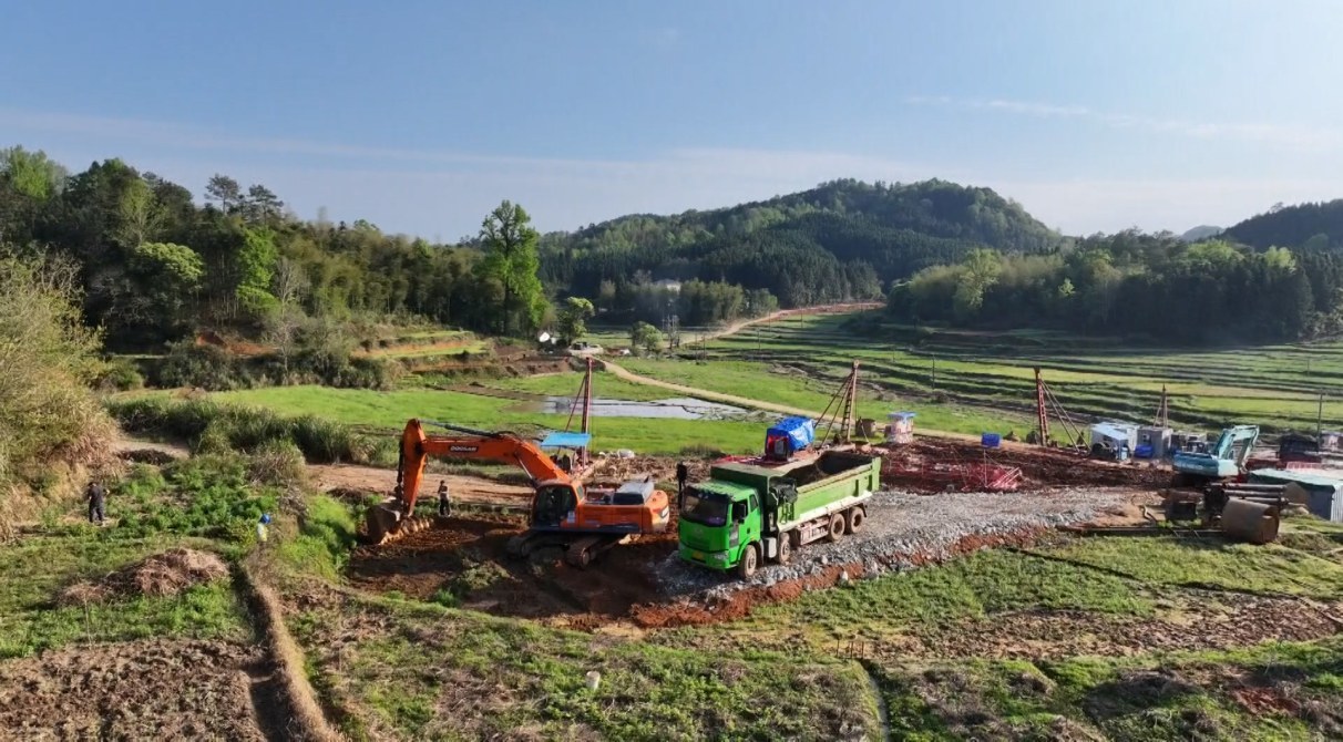 建设占用、农田缺土？黎川把“好土”精准“搬”到高标准农田