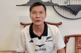 粤超|足球名宿池明华，为汕尾队打Call！