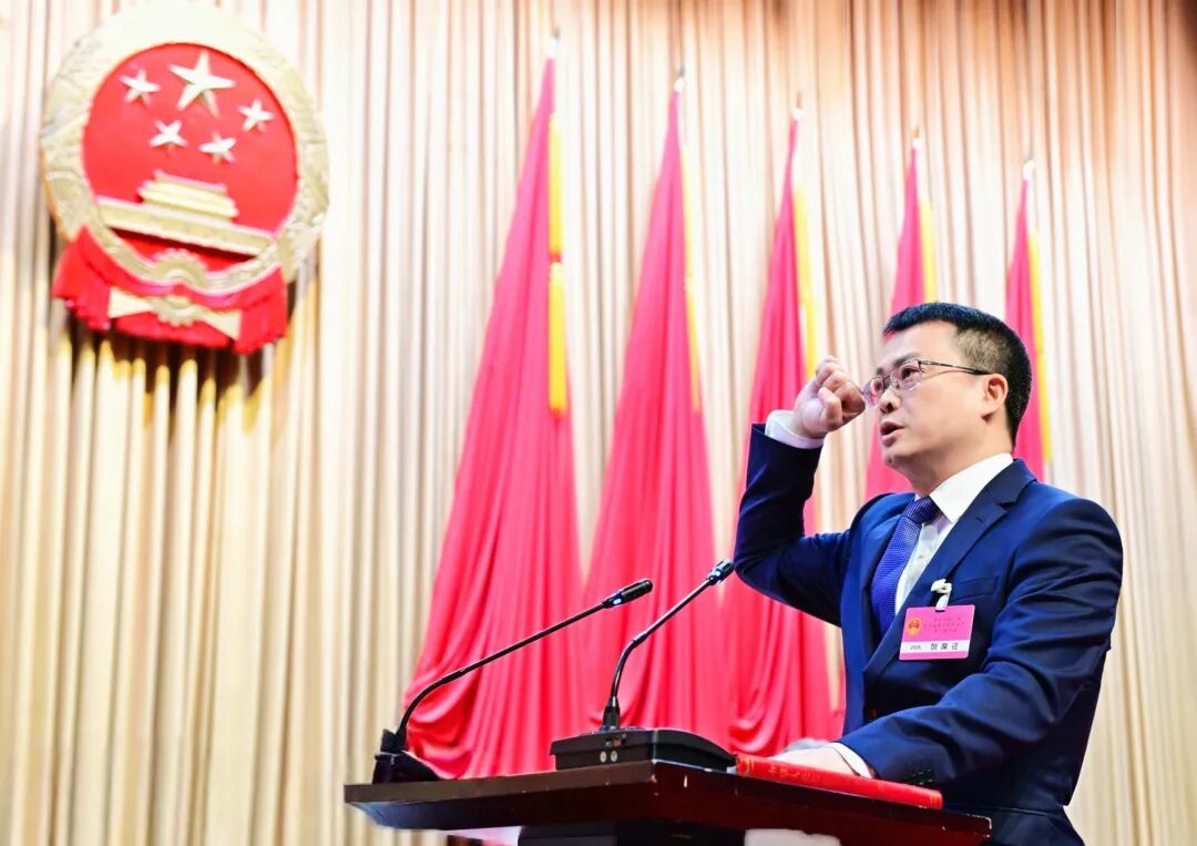 刘晟当选南岸区区长：紧紧依靠各级干部和全区人民 为南岸发展奋斗每一天