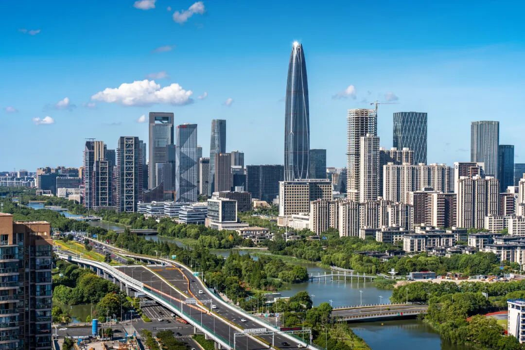 9.17 周昱全 东部新城 白天.jpg