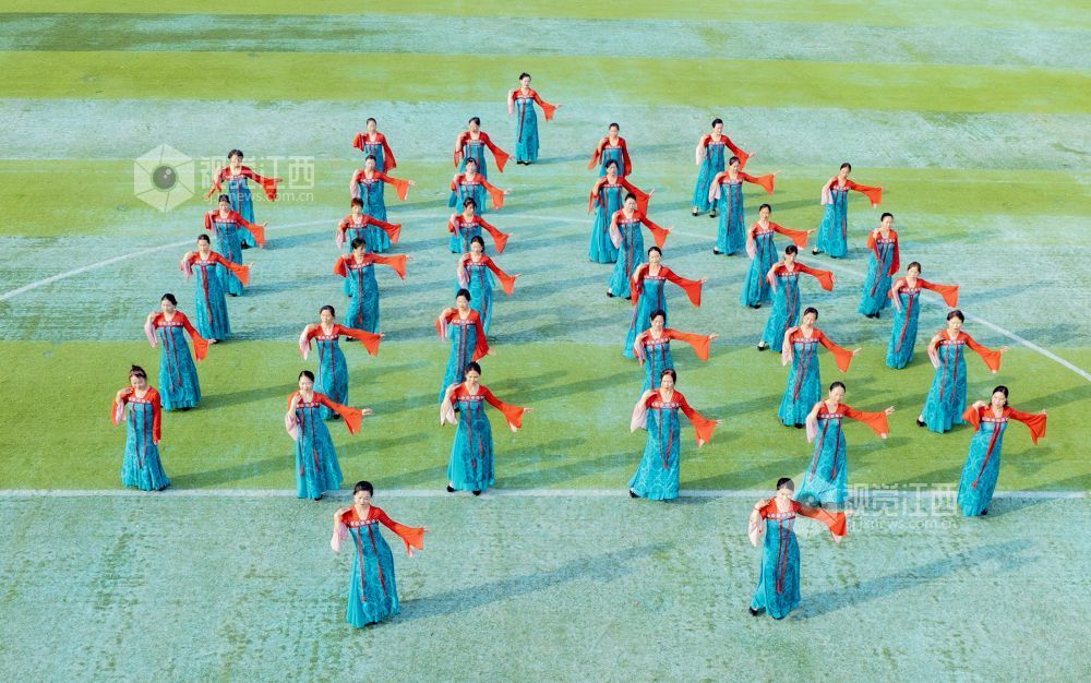 江西金溪：公益展演迎“五一”（图）