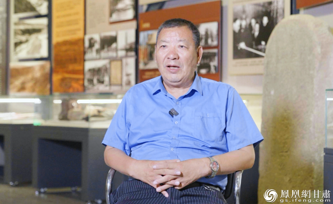 张学文讲述王进喜虎口拔牙的传奇故事　酒泉市融媒体中心供图