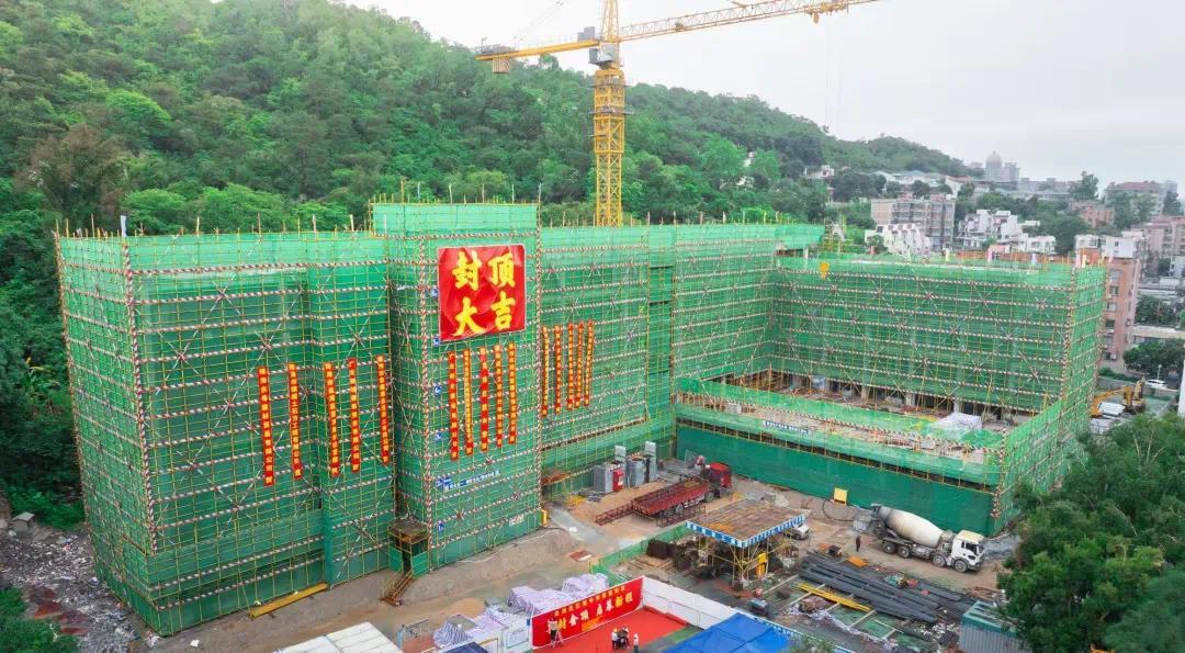 珠海红旗中学重建项目主体封顶 今年9月投用