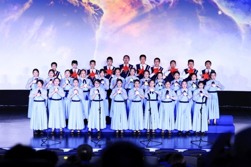 图4：“钱学森合唱团”合唱《飞翔的路》
