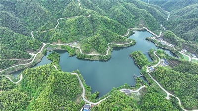 江西萍乡：大沙江水库美成“山水画”（图）