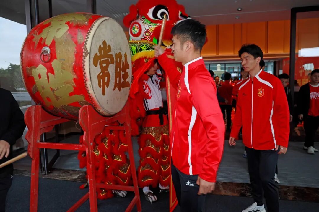 奔赴南昌！赣超赣州队出征（图）
