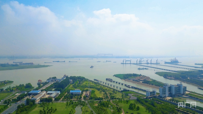 长江常州段（央广网记者 吕倩媛 摄）