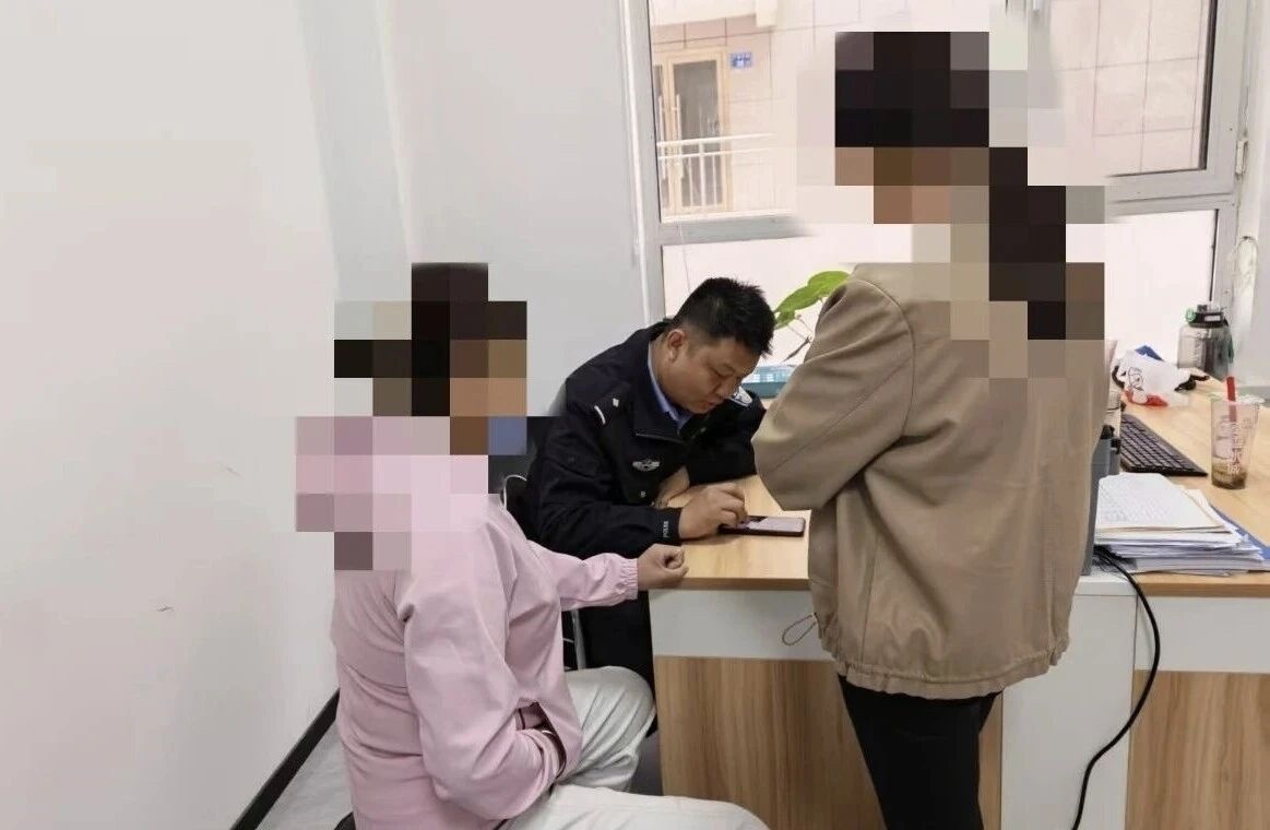 李女士来到派出所报警