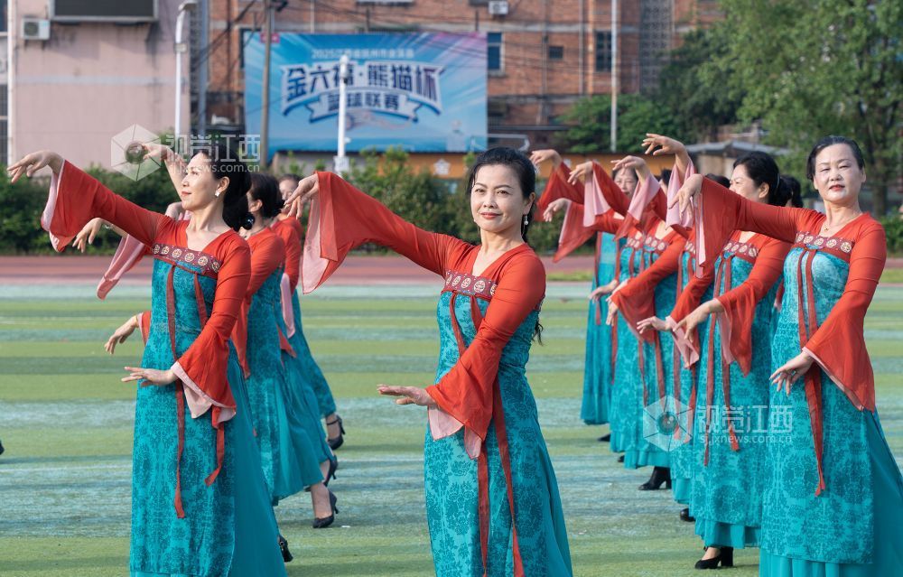 江西金溪：公益展演迎“五一”（图）