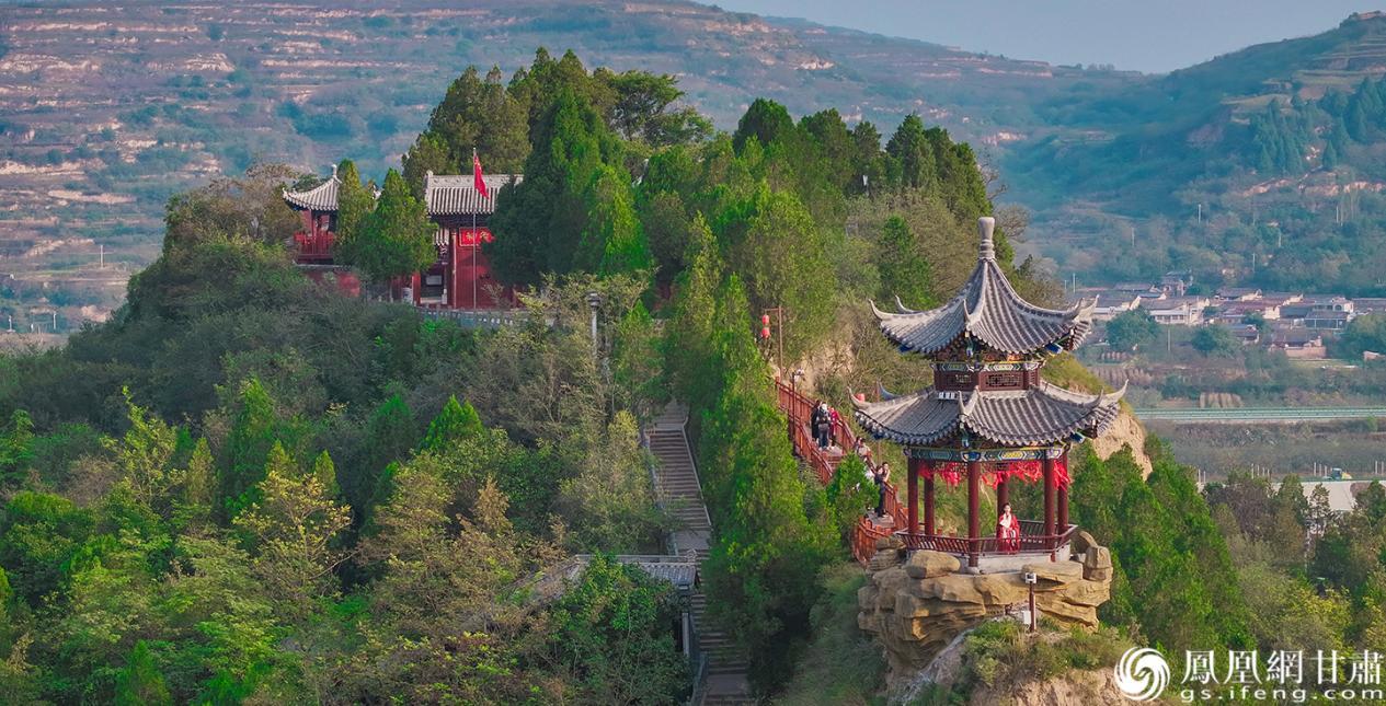 礼县祁山堡林木葱郁，绿意盎然。杨艺锴　摄