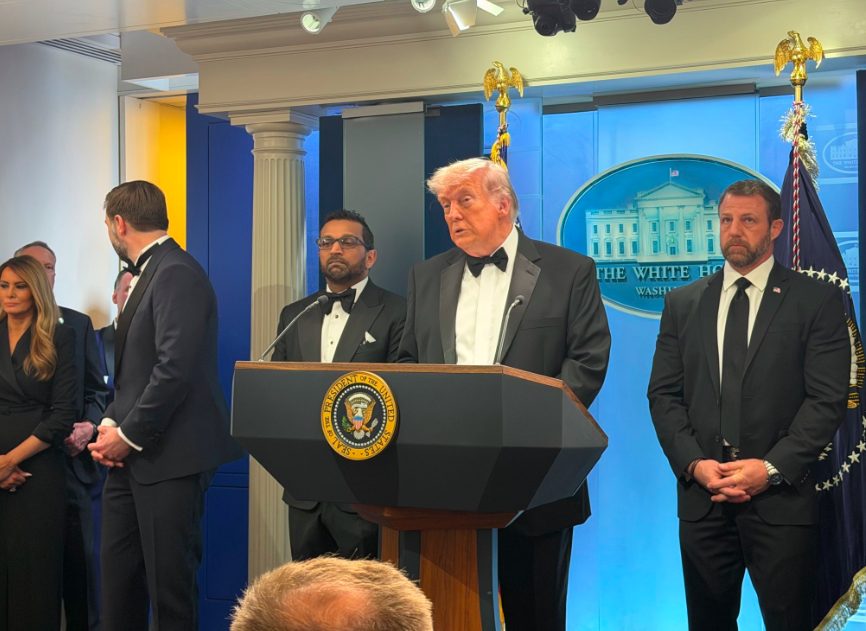 特朗普再历惊魂时刻,这次枪手有点不一样,动机是什么?