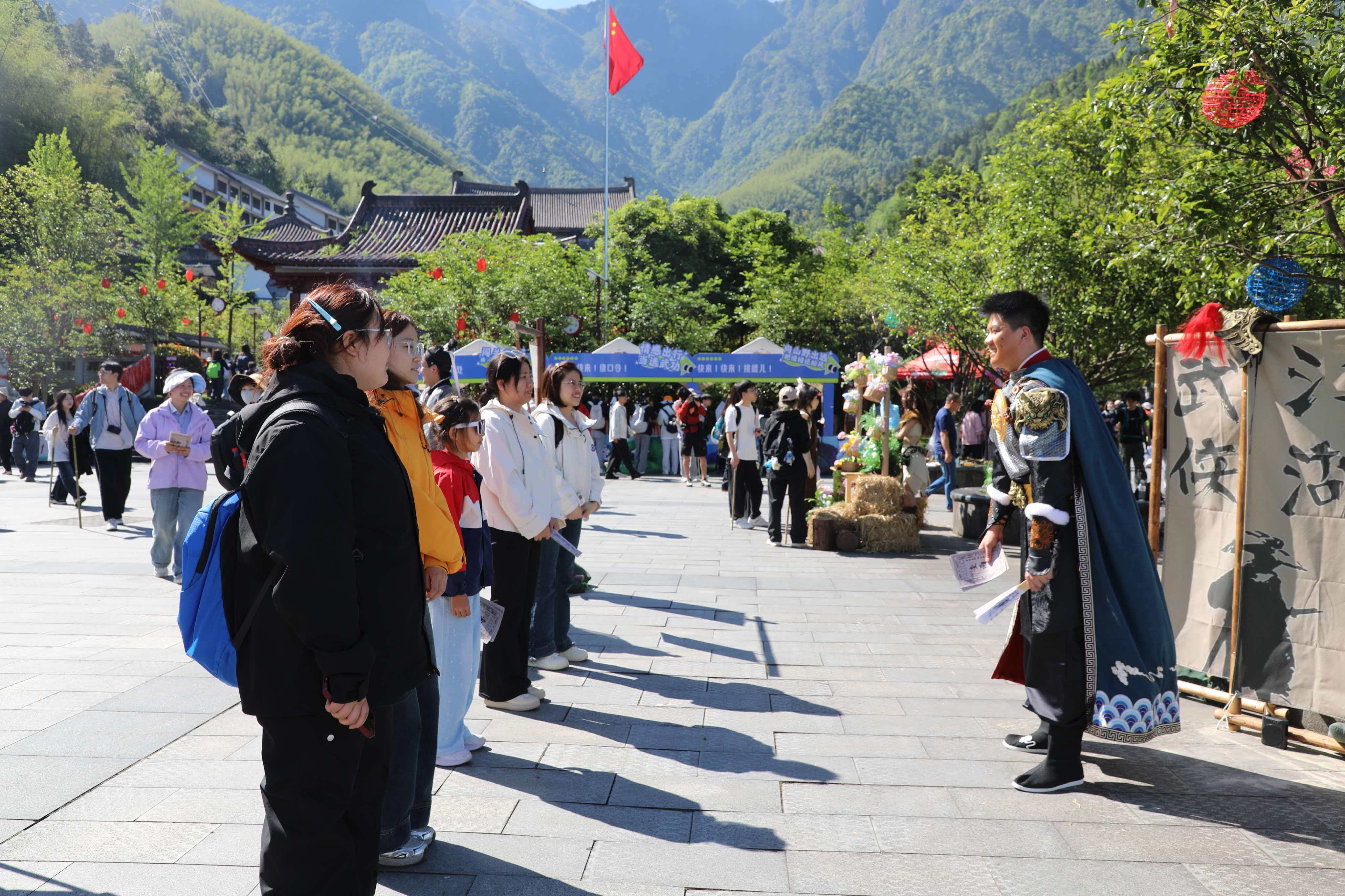 萍乡武功山“五一”火爆出圈：人气旺、活动丰、服务优、秩序好