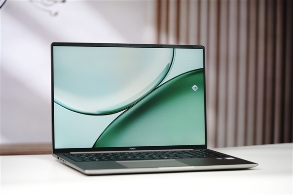全球首获SGS六年耐用认证!荣耀X16 Plus 2026图赏