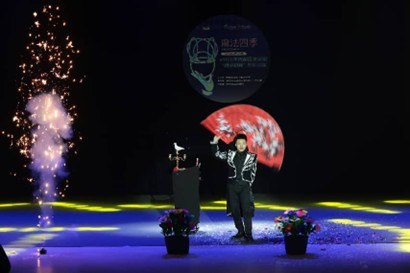 奇幻魔术杂技盛宴来袭，近千人见证奇迹