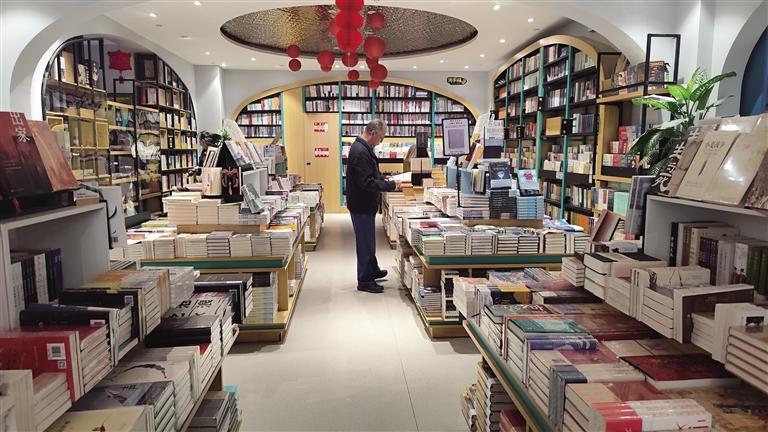 琳琅满目的书籍引人入胜