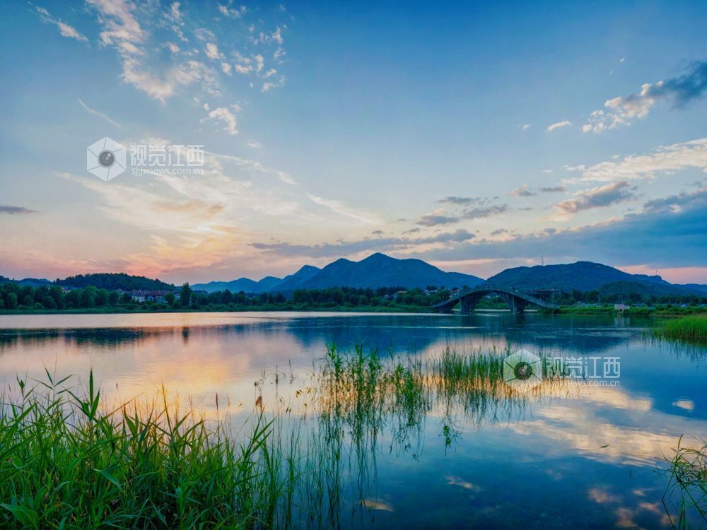 江西分宜：生态湿地日落成景（图）