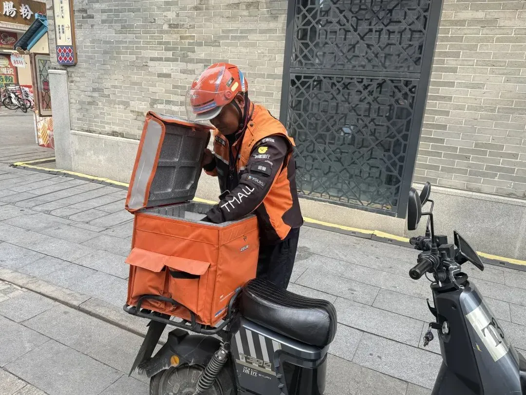 奔忙的身影 城市的温度