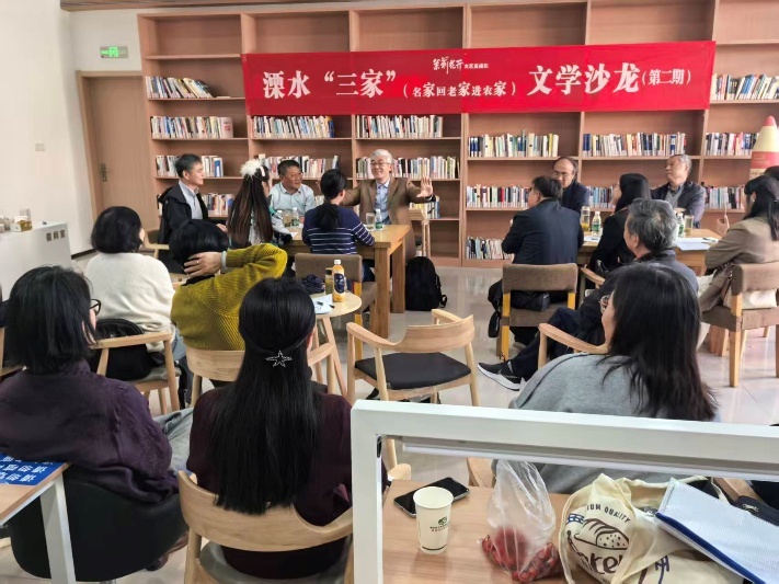 南京溧水籍学者节日返乡 倡导文学创作“走出去开眼界”