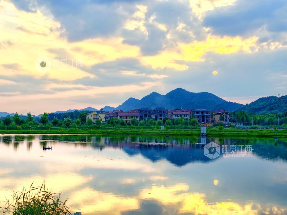江西分宜：生态湿地日落成景（图）