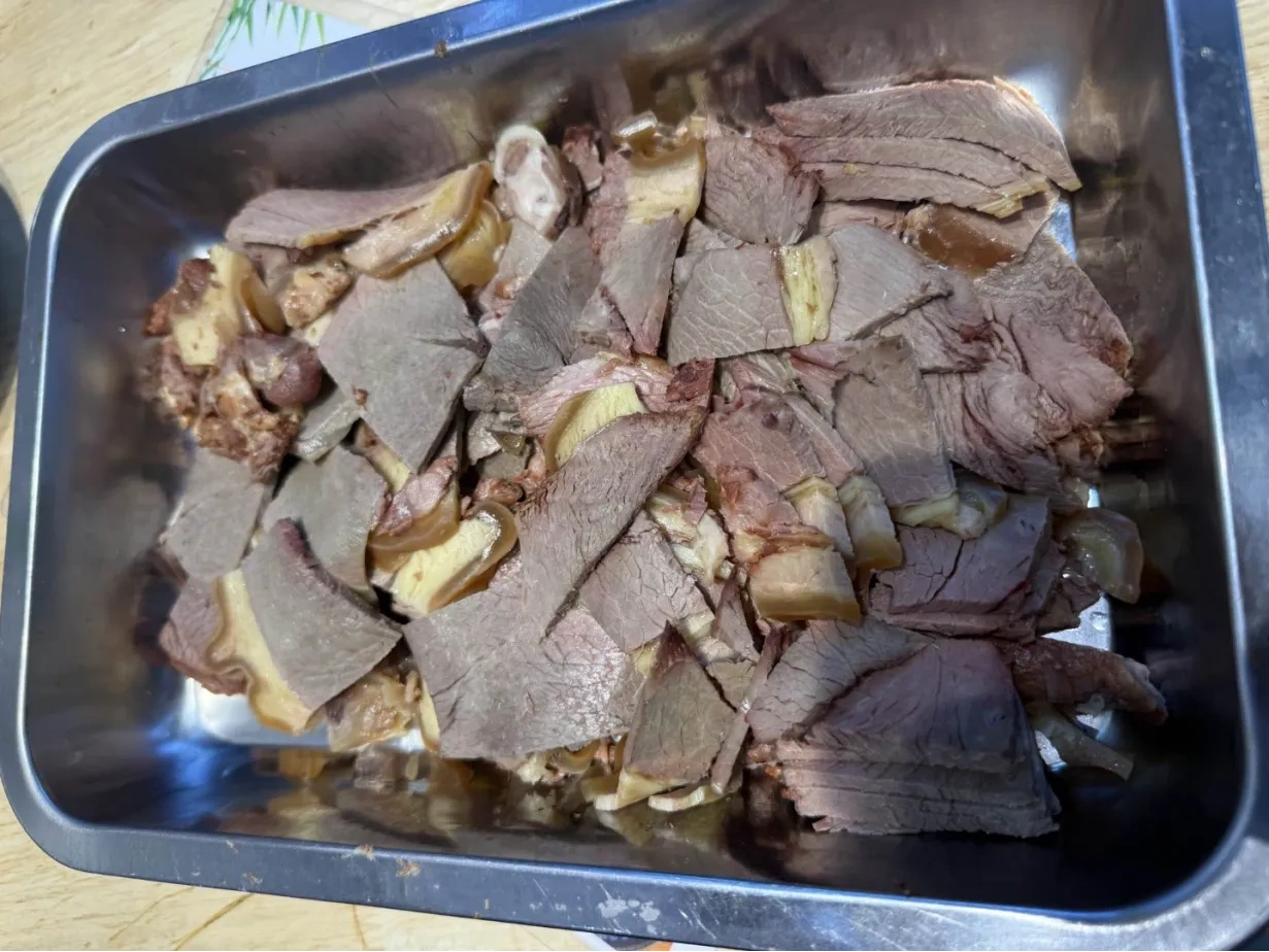 餐饮单位在售的“五香驴肉”